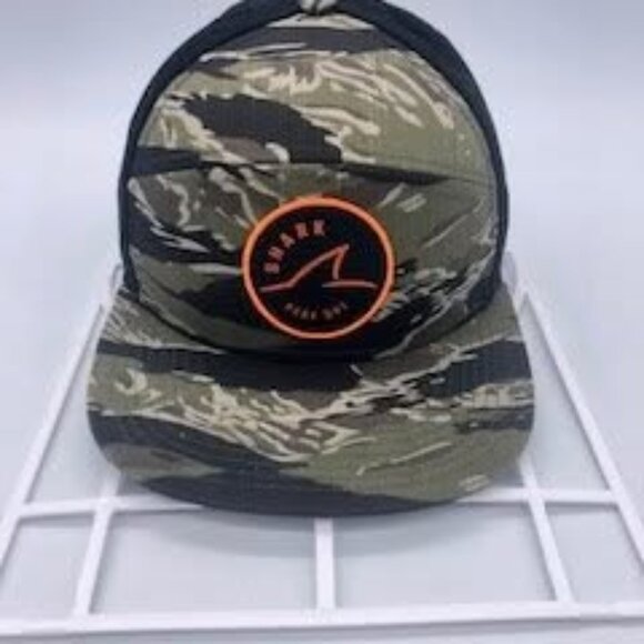 Shark Face Gear Camo Snapback Trucker Hat - Picture 1 of 3
